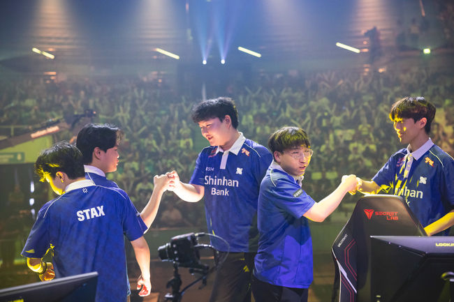 라이엇 게임즈 플리커.