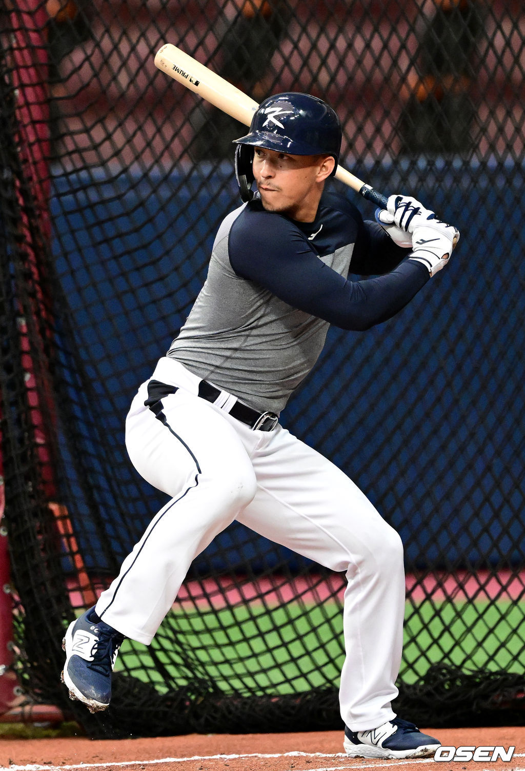 월드베이스볼클래식(WBC) 대표팀이 3일 서울 고척스카이돔에서 SSG 퓨처스팀과 연습경기를 갖는다. 경기를 앞두고 진행된 훈련에서 WBC 대표팀 에드먼이 라이브 배팅을 펼치고 있다. 2023.03.03 / dreamer@osen.co.kr