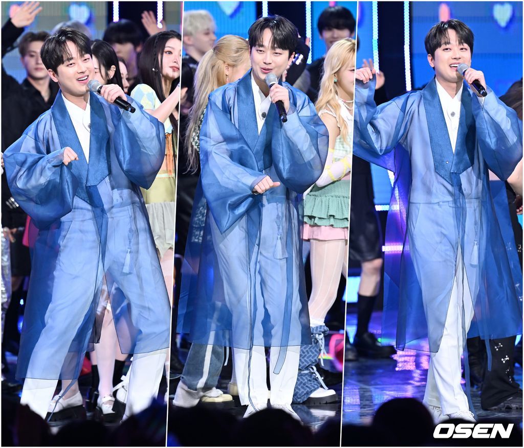 28일 오후 서울 상암동 SBS프리즘타워에서 SBS MTV ‘THE SHOW(더쇼)’ 생방송이 진행됐다.이찬원이 더쇼 1위가 된 후 앵콜 무대에서 열창을 하며 춤을 추고 있다. 2023.02.28 / rumi@osen.co.kr