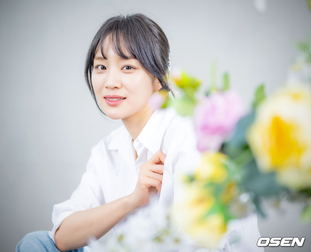 TV조선 주말드라마 '빨간 풍선'에서 '조은산'역으로 열연한 배우 정유민이 최근 서울 마포구 합정동 OSEN 사옥에서 인터뷰를 가졌다.배우 정유민이 인터뷰에 앞서 포즈를 취하고 있다. 2023.03.03 /rumi@osen.co.kr