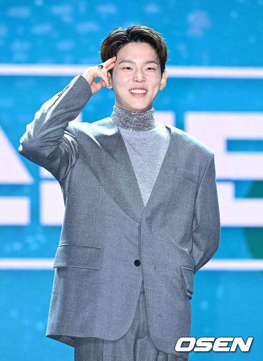 22일 오후 서울 강서구 KBS아레나에서 카카오TV 오리지널 ‘고막소년단’ 데뷔 미디어 쇼케이스가 열렸다.그룹 고막소년단 폴킴이 포토타임을 가지고 있다. 2022.11.22 /sunday@osen.co.kr