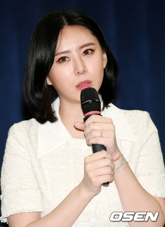 [사진]윤지오가 인사말을 하고 있다. OSEN DB. 