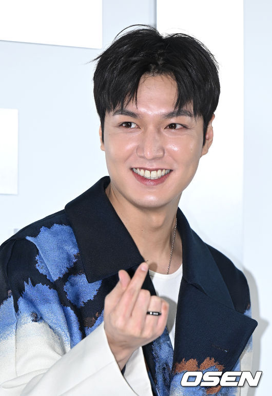 8일 오후 서울 ​​동대문 DDP 아트홀에서 이탈리아 하이엔드 브랜드의 포토콜 행사가 열렸다.배우 이민호가 포토타임을 가지고 있다. 2023.02.08 /sunday@osen.co.kr