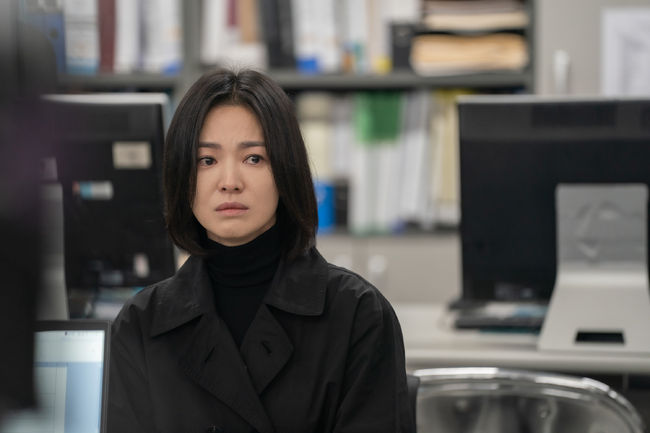 The Glory Song Hye-kyo as Moon Dong-eun in The Glory Cr. Graphyoda/Netflix © 2023