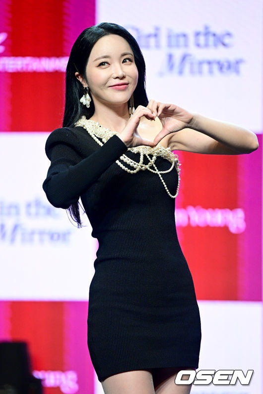 홍진영이 포즈를 취하고 있다. 2022.12.02 / dreamer@osen.co.kr