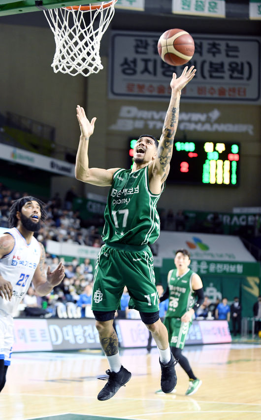 [사진] 원주 DB 프로미 이선 알바노 / KBL 제공.