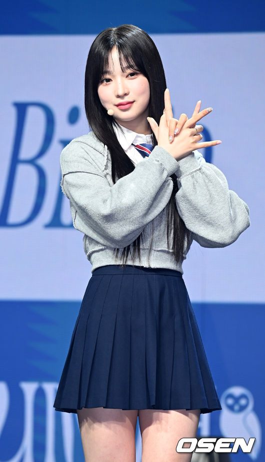빌리 하루나가 무대 위에서 포즈를 취하고 있다. 2023.03.28 /rumi@osen.co.kr