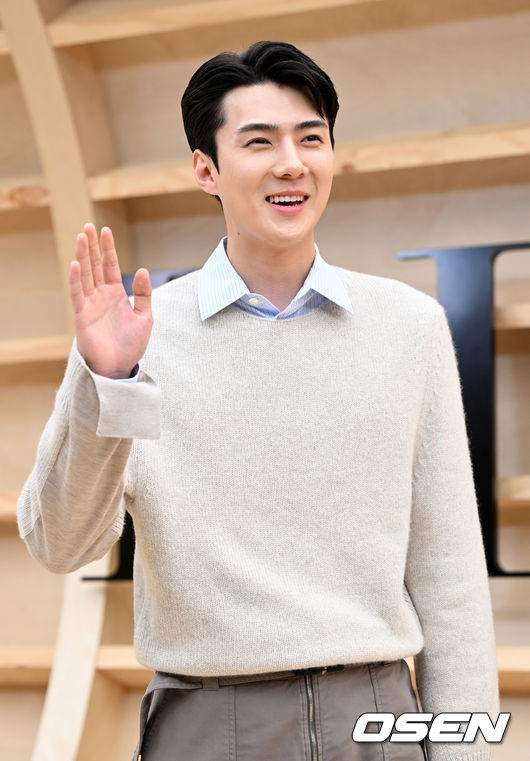 엑소 세훈이 포토월에서 포즈를 취하고 있다. 2022.04.30 /jpnews@osen.co.kr
