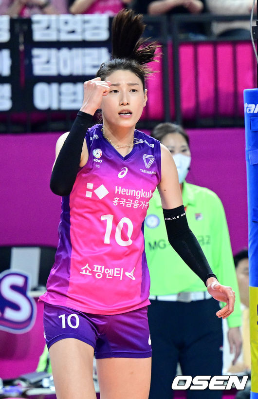 4세트 막판 흥국생명 김연경이 득점에 기뻐하고 있다. 2023.03.29 / dreamer@osen.co.kr