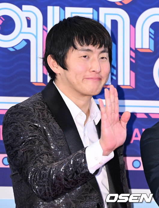 29일 오후 서울 상암 MBC 미디어센터에서 2022 MBC 방송연예대상 레드카펫 행사가 진행됐다.방송인 기안84가 레드카펫을 밟고 있다. 2022.12.29 /sunday@osen.co.kr