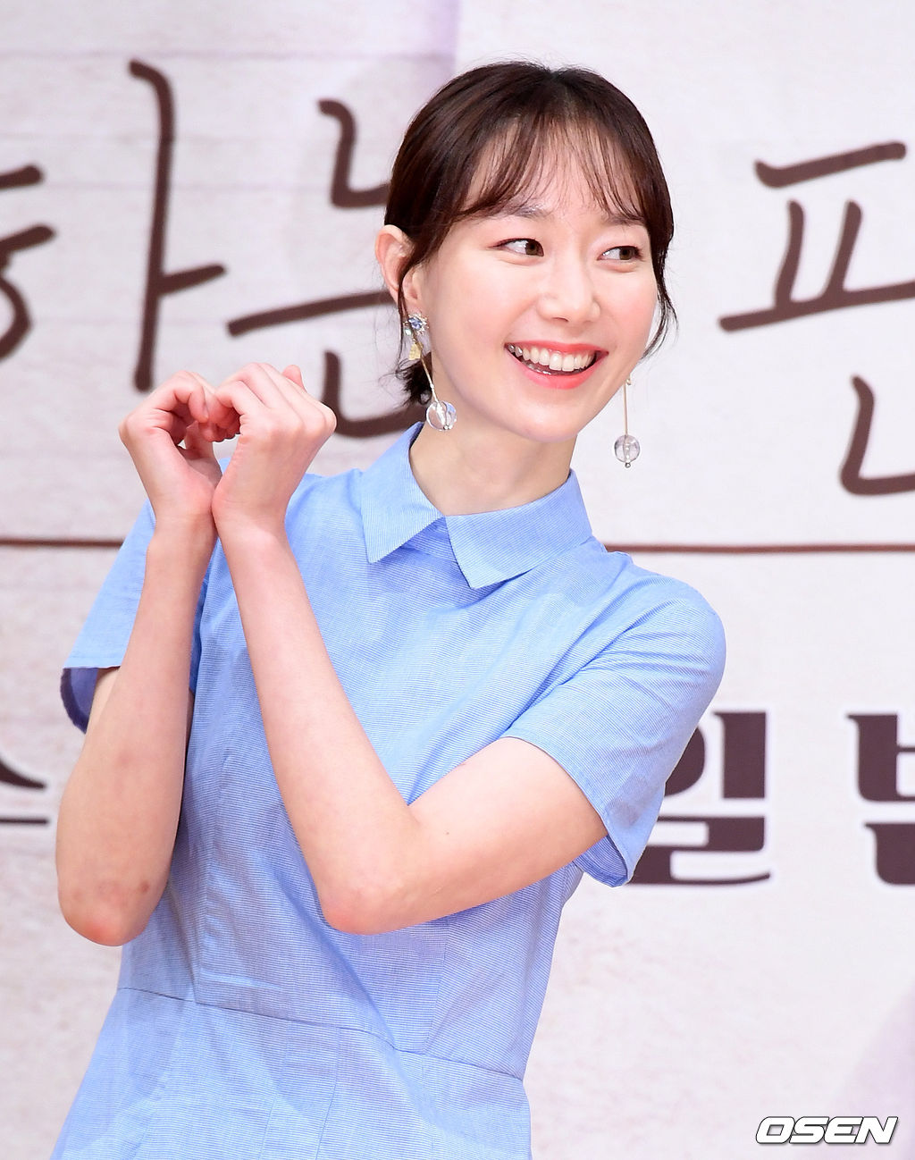 25일 오후 서울 목동 SBS에서 열린 SBS 새 수목드라마 ‘친애하는 판사님께’(극본 천성일, 연출 부성철) 제작발표회에서 배우 이유영이 포토타임을 하고 있다. /jpnews@osen.co.kr
