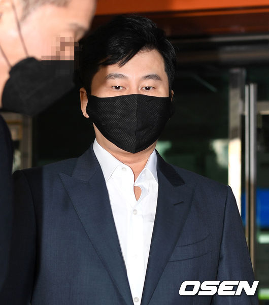 27일 오전 서울서부지법에서 양현석 전 YG 엔터테인먼트 대표 프로듀서의 해외 원정도박 혐의에 관한 선고 공판이 열렸다.양현석 전 YG대표가 법원을 나가고 있다./sunday@osen.co.kr