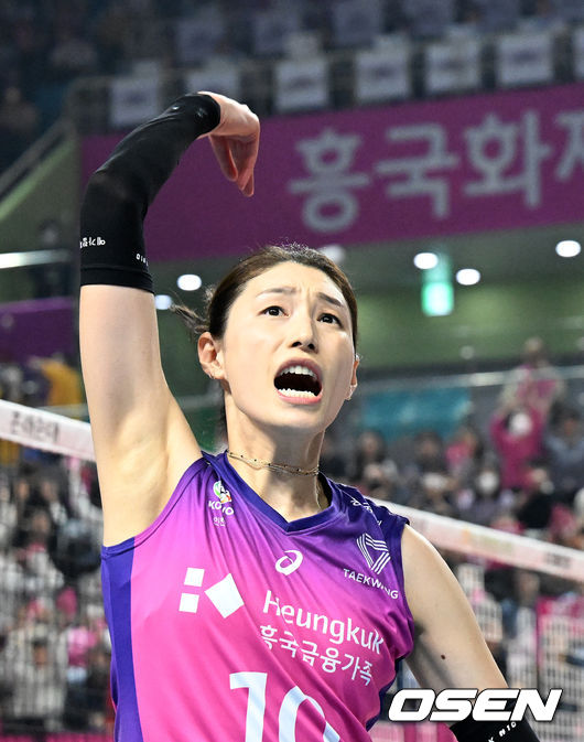 3세트 흥국생명 김연경이 득점에 포효하고 있다. 2023.04.06 /jpnews@osen.co.kr