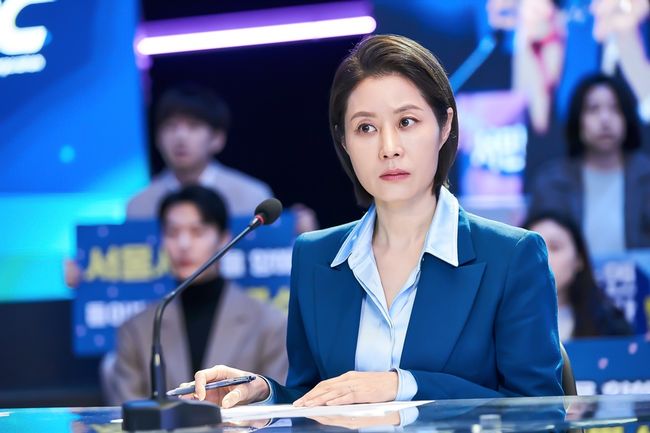 Queenmaker Moon Sori as Oh Kyung-sook in Queenmaker Cr. Kim Ji-yeon/Netflix © 2023