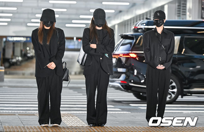 그룹 비비지가 21일 오후 인천국제공항을 통해 ‘We Bridge Music Festival & Expo in LAS VEGAS’ 일정 참석 차 미국 라스베이거스로 출국하고 있다. 2023.04.21 / soul1014@osen.co.kr