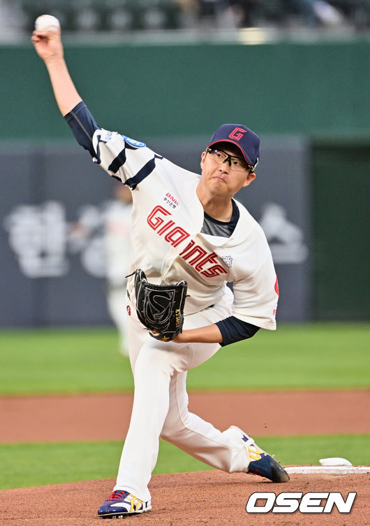 롯데 자이언츠 선발 투수 박세웅이 역투하고 있다. 2023.04.18 / foto0307@osen.co.kr