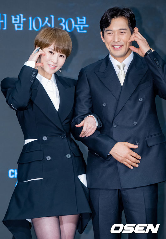 24일 오후 서울 구로구 디큐브시티 더세인트에서 채널A 새 월화드라마 ‘가면의 여왕’ 제작발표회가 열렸다.