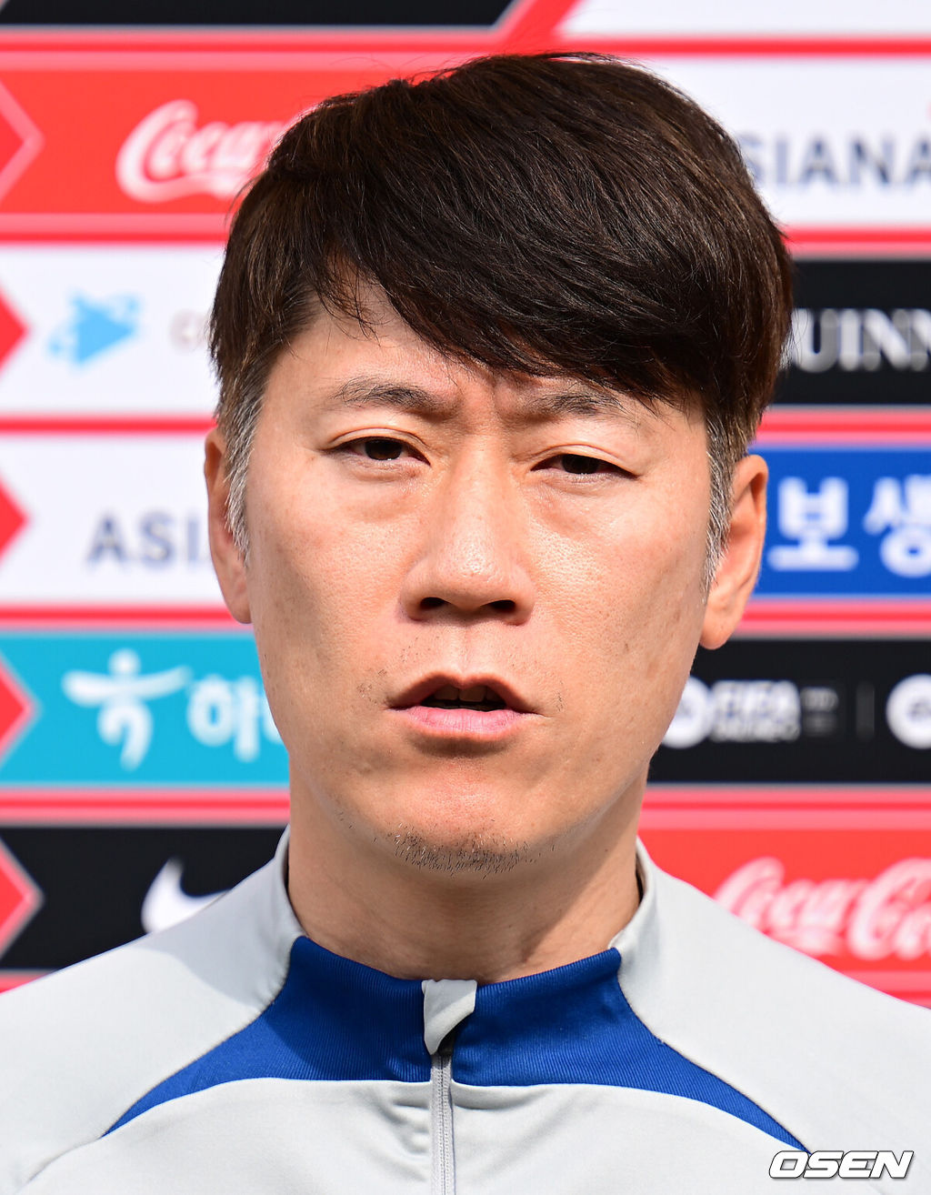 24일 오후 경기도 파주 국가대표트레이닝센터(NFC)에서 김은중 감독이 이끄는 U-20 축구대표팀이 다음달 아르헨티나에서 열리는 20세 이하 월드컵을 대비해 훈련을 진행했다.U-20 대표팀 김은중 감독이 취재진의 질문에 대답하고 있다. 2023.04.24 /ksl0919@osen.co.kr