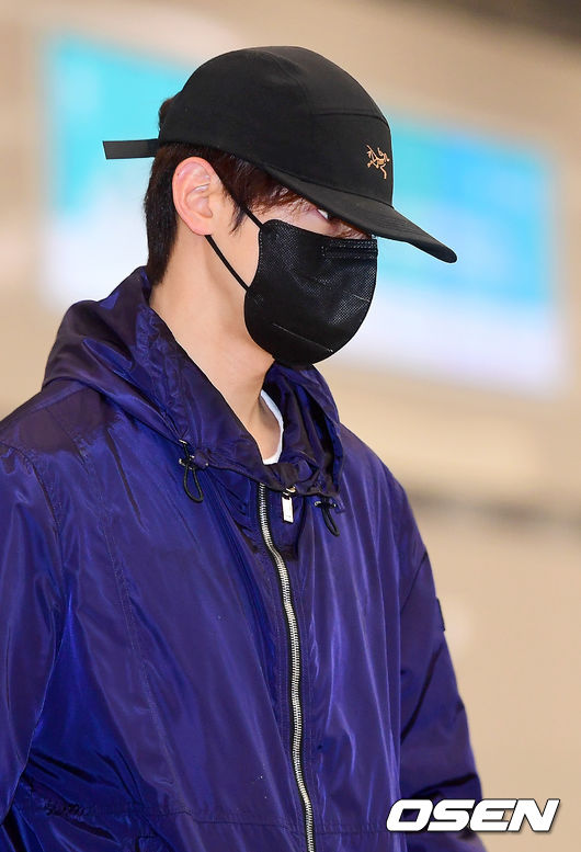 차은우가 입국장을 나서고 있다. 2023.04.20 / dreamer@osen.co.kr