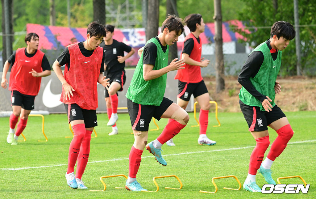 24일 오후 경기도 파주 국가대표트레이닝센터(NFC)에서 김은중 감독이 이끄는 U-20 축구대표팀이 다음달 아르헨티나에서 열리는 20세 이하 월드컵을 대비해 훈련을 진행했다.U-20 대표팀 이영준이 훈련을 하고 있다. 2023.04.24 /ksl0919@osen.co.kr