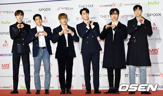 2일 오후 서울 강서구 KBS 아레나홀에서 2021 아시아 아트스트 어워즈(2021 Asia Artist Awards, 2021 AAA) 레드카펫 행사가 열렸다. 아스트로가 포즈를 취하고 있다. 2021.12.02 /cej@osen.co.kr
