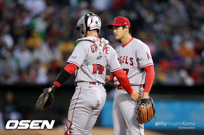 [사진] LA 에인절스 로건 오호피와 오타니 쇼헤이. ⓒGettyimages(무단전재 및 재배포 금지)