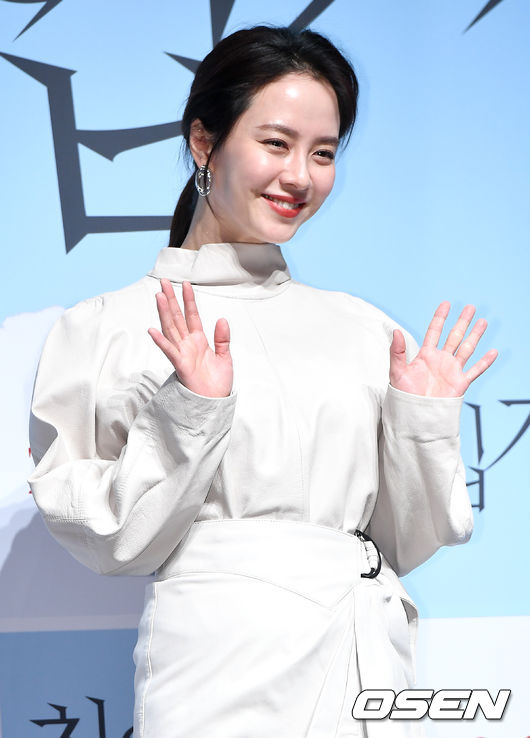 배우 송지효가 참석해 포토타임을 하고 있다. /dreamer@osen.co.kr