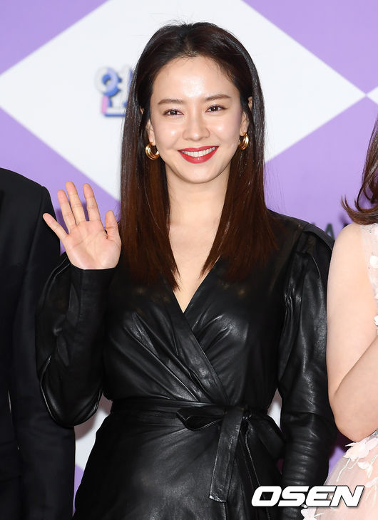 배우 송지효가 포즈를 취하고 있다. /cej@osen.co.kr