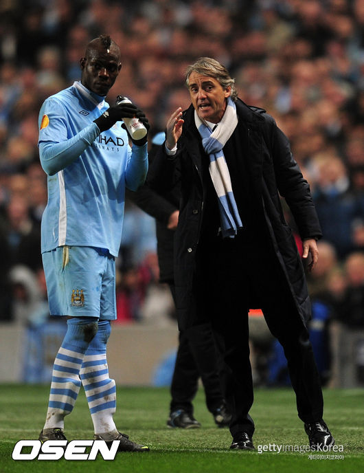 during the UEFA Europa League round of 16 second leg match between Manchester City FC and Sporting Lisbon at Etihad Stadium on March 15, 2012 in Manchester, England.