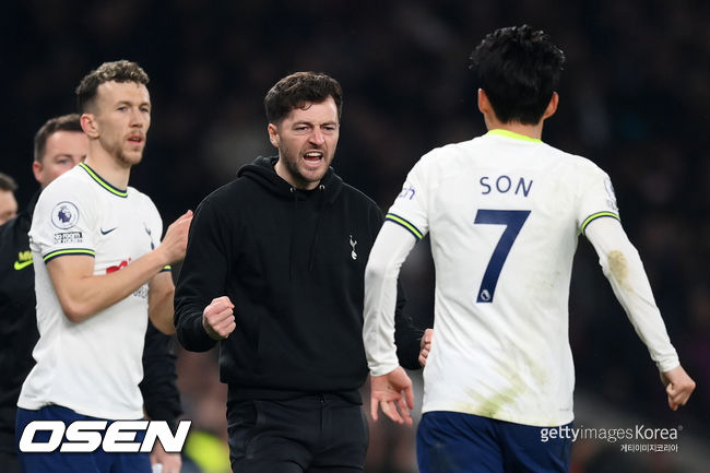 [사진] 라이언 메이슨 토트넘 홋스퍼 감독대행 ⓒGettyimages(무단전재 및 재배포 금지)