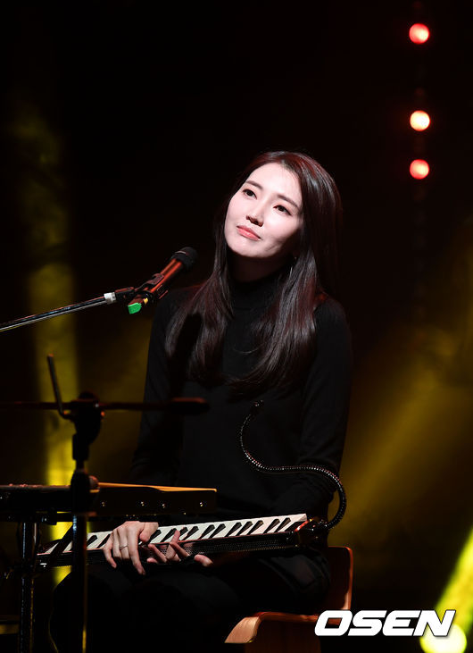 옥상달빛 김윤주가 공연을 준비하고 있다. /dreamer@osen.co.kr