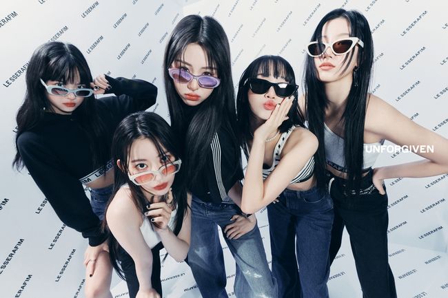 르세라핌, 美 ‘그래미닷컴’ 인터뷰..나일 로저스 "노래 듣자 마자 사랑에 빠져"