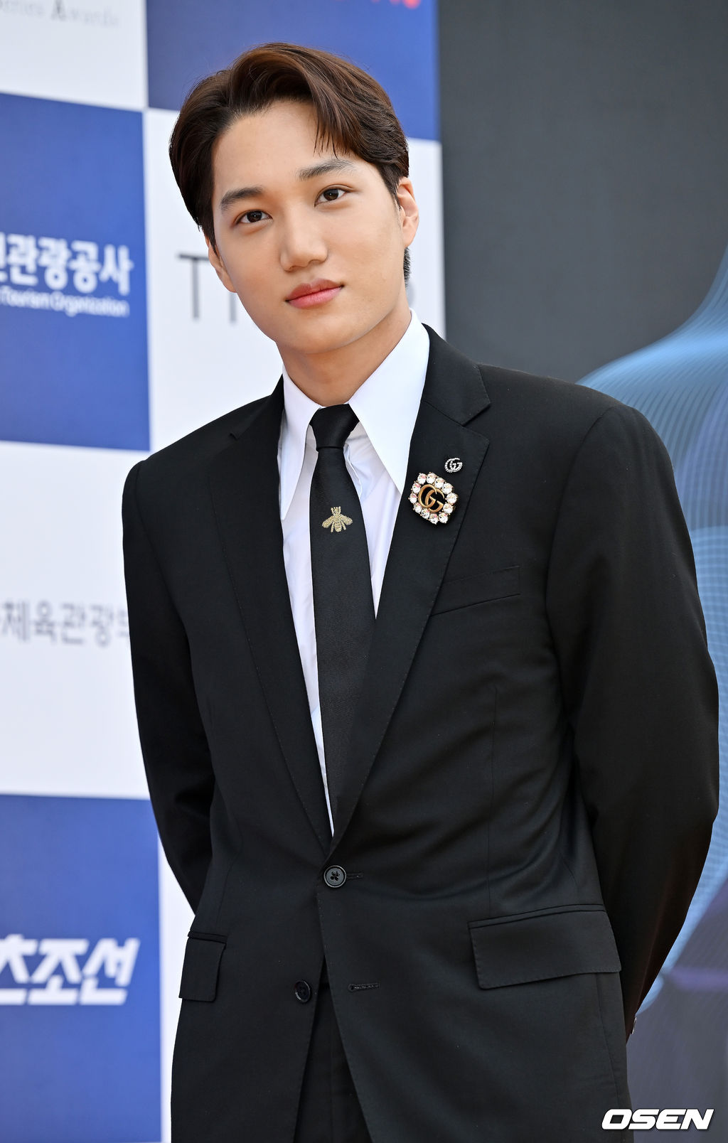 19일 오후 인천 중구 인천 파라다이스시티에서 제1회 청룡시리즈어워즈 레드카펫 행사가 열렸다.<br /><br />가수 겸 배우 엑소 카이가 레드카펫을 밟으며 포즈를 취하고 있다. 2022.07.19 / rumi@osen.co.kr<br />