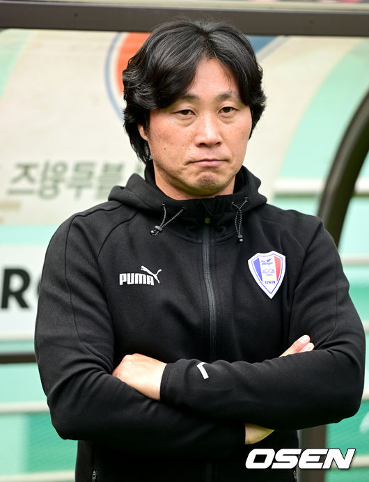 [사진] 최성용 감독 대행 / OSEN DB.