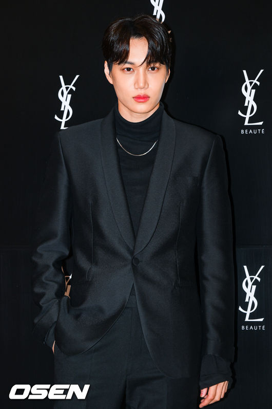 18일 오후 서울 소공동 롯데백화점 본점 지하 코스모너지에서 브랜드 입생로랑 신제품 론칭행사가 진행됐다. <br /><br />그룹 엑소 멤버 카이가 포즈를 취하고 있다. 2023.01.18 / soul1014@osen.co.kr<br />