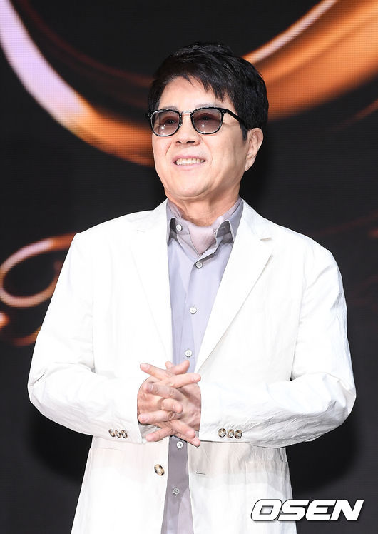 조용필이 포즈를 취하고 있다. /  soul1014@osen.co.kr