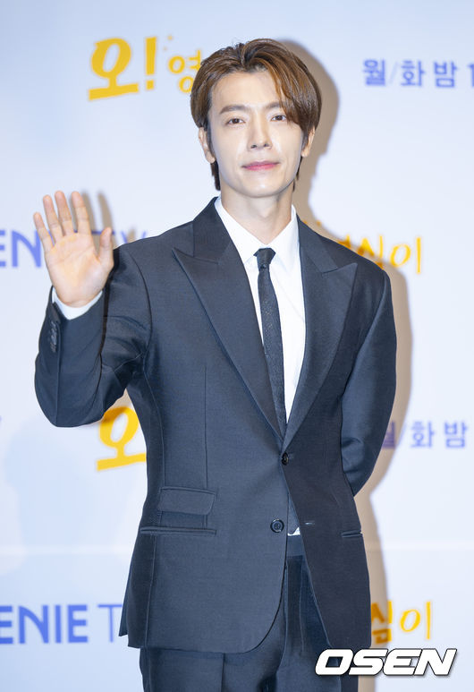 15일 오후 서울 구로구 라마다서울신도림호텔에서 지니TV 오리지널 새 월화드라마 ‘오! 영심이’ 제작발표회가 열렸다. 배우 이동해가 취재진을 향해 포즈를 취하고 있다. 2023.05.15 /ksl0919@osen.co.kr