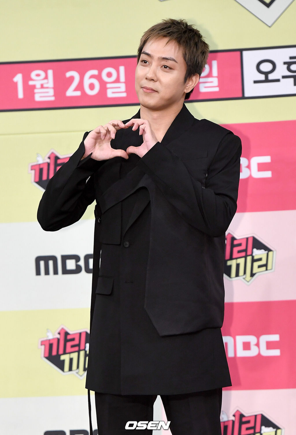 21일 오후 서울 상암동 MBC 골든마우스홀에서 MBC 새 예능 프로그램 '끼리끼리' 제작발표회가 열렸다.가수 은지원이 참석해 포토타임을 하고 있다. /dreamer@osen.co.kr