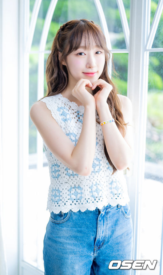 우주소녀 수빈이 카메라 앞에서 포즈를 취하고 있다. 2022.07.21 / rumi@osen.co.kr
