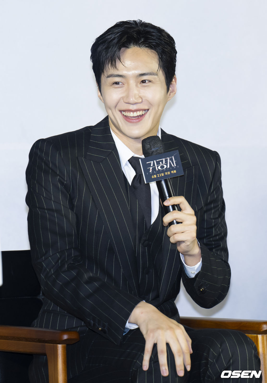 22일 오전 서울 광진구 롯데시네마 건대입구에서 영화 ‘귀공자’ 제작보고회가 열렸다. 배우 김선호가 취재진의 질문에 대답하고 있다. 2023.0.5.22 /ksl0919@osen.co.kr