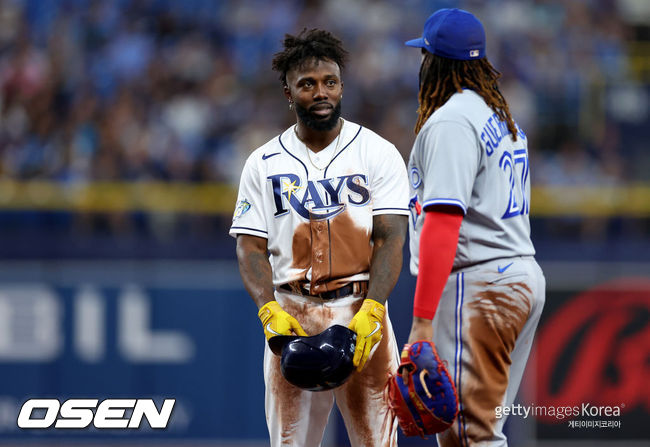 [사진] 실책한 토론토 1루수 게레로 주니어. ⓒGettyimages(무단전재 및 재배포 금지)