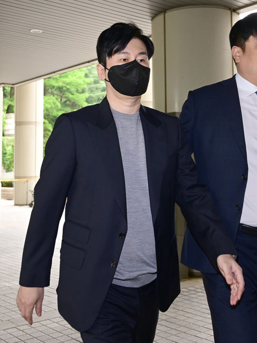 24일 오후 서울 중앙지방법원에서 YG엔터테인먼트 양현석 총괄 프로듀서의 특정범죄가중처벌 등에 관한 법률 위반 혐의 항소심 2차 공판이 진행됐다. 양현석 전 YG대표가 법원으로 출석하고 있다. 2023.05.24 /ksl0919@osen.co.kr 