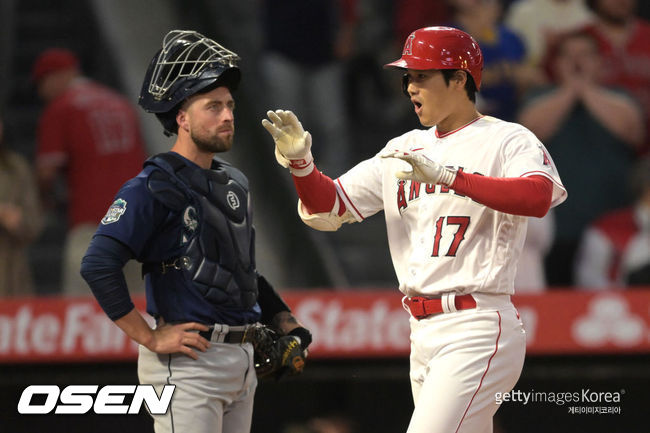 [사진] LA 에인절스 오타니 쇼헤이(오른쪽). ⓒGettyimages(무단전재 및 재배포 금지)