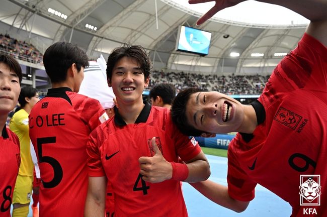 [사진] 최석현과 이영준 / 대한축구협회 제공.