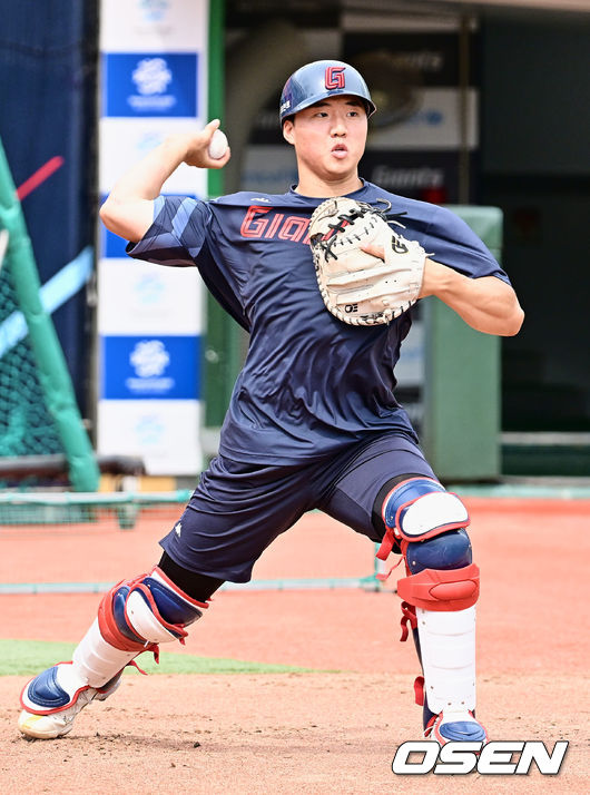 롯데 자이언츠 손성빈이 제대 후 바로 1군에서 훈련을 하고 있다. 2023.06.13 / foto0307@osen.co.kr