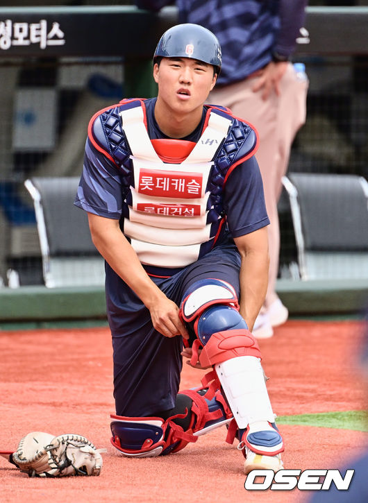 롯데 자이언츠 손성빈이 제대 후 바로 1군에서 훈련을 하고 있다. 2023.06.13 / foto0307@osen.co.kr