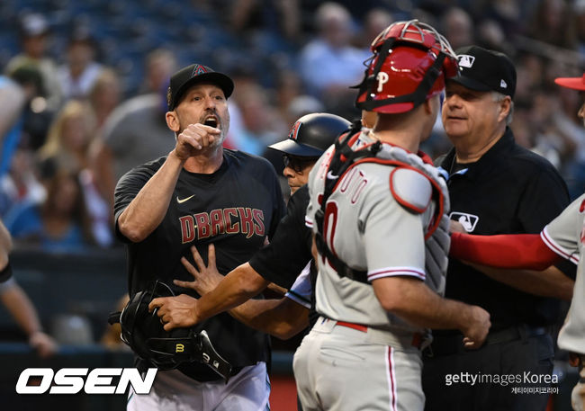 [사진] 애리조나 토레이 로불로 감독이 어필을 하고 있다. ⓒGettyimages(무단전재 및 재배포 금지)