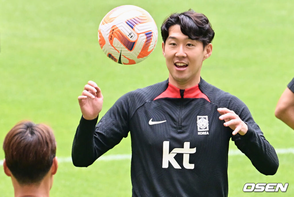 15일  부산아시아드주경기장에서 하나은행 초청 축구 국가대표 친선경기 페루전을 앞두고 대한민국 축구 대표팀이 공식 훈련을 가졌다. 손흥민이 훈련을 하고 있다. 2023.06.15 / foto0307@osen.co.kr