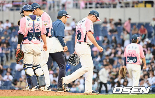 NC 다이노스 와이드너가 6회초 동점을 허용하고 강판 당하고 있다. 2023.06.11 / foto0307@osen.co.kr