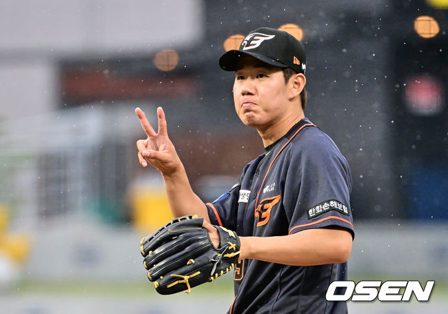 한화 이글스 선발투수 한승주가 사인을 보내고 있다. 2023.06.25 / foto0307@osen.co.kr